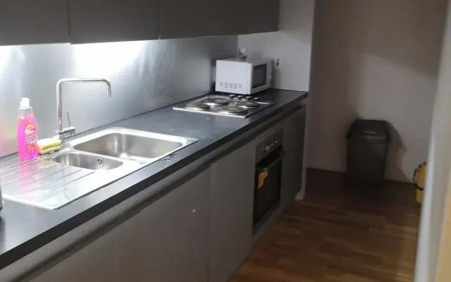 1 Bed Flat - Sleeps 2 - Parking - Wifi