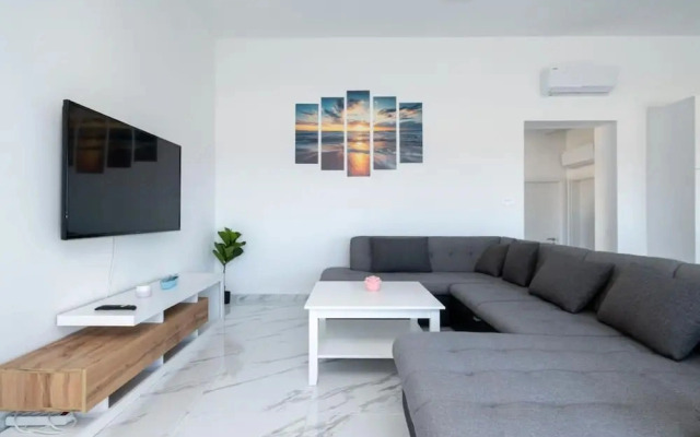 Panoramic View Apartment ILM