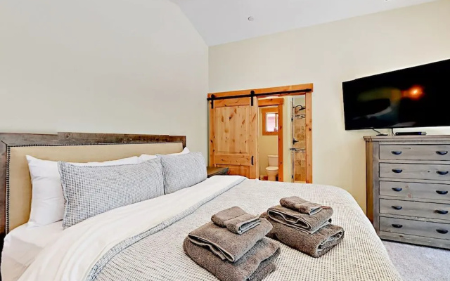 1573 Cree St Home