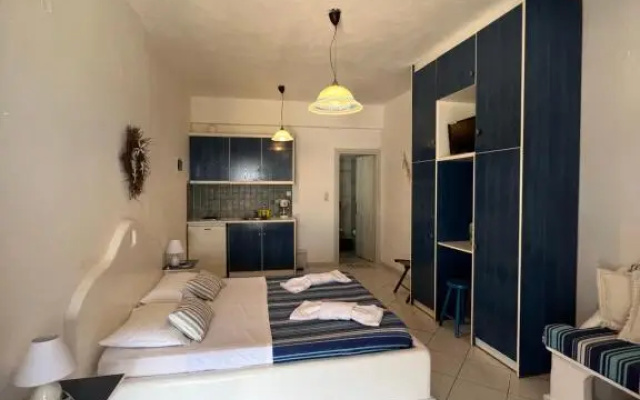 Christos rooms milos