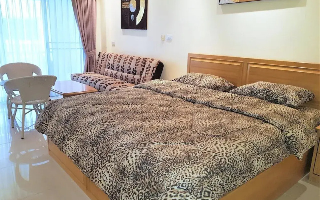Large 1st Floor Studio Condo at Baan Suan Lalana