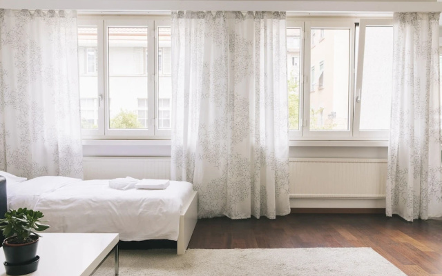 Elegant Apartment with POCKET WIFI !!!