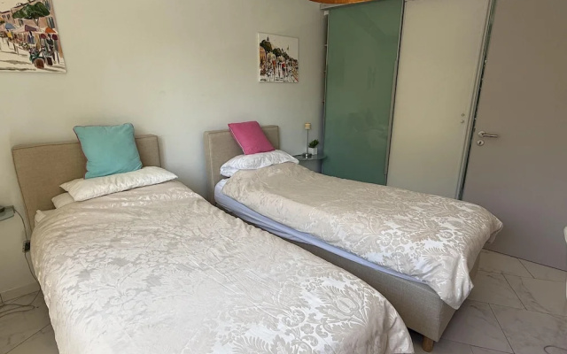 2 BR Apartment in the Center of Cannes - 2305