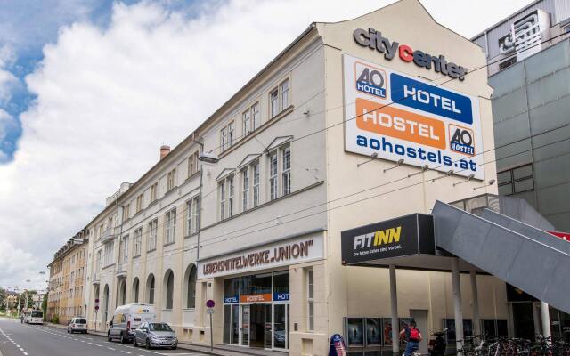 Отель A&O Salzburg Hauptbahnhof Зальцбург вид на фасад