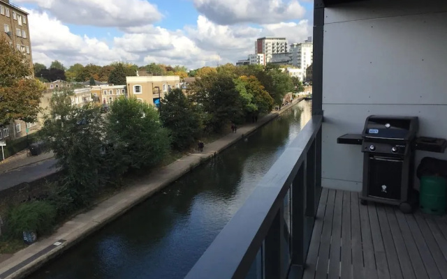 2 Bedroom Canal Apartment Close to Shoreditch
