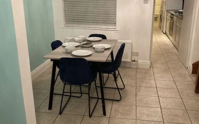 Lovely 2 Bed House Apartment in Boston Towncentre