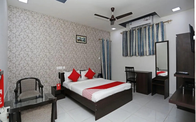 OYO 13493 Hotel Vridhi Inn