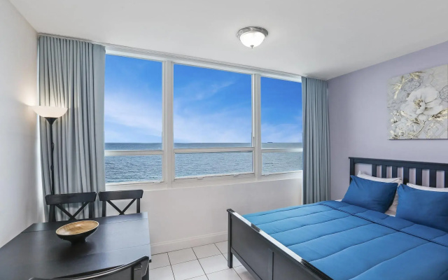 Castle Beach Suites by MiaRentals