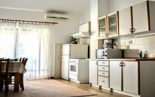 Slamo Apartments