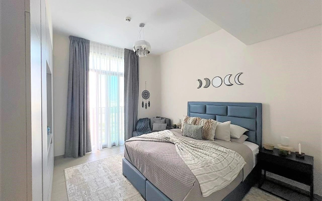 Spacious 1 bedroom with balcony in Wilton Terraces