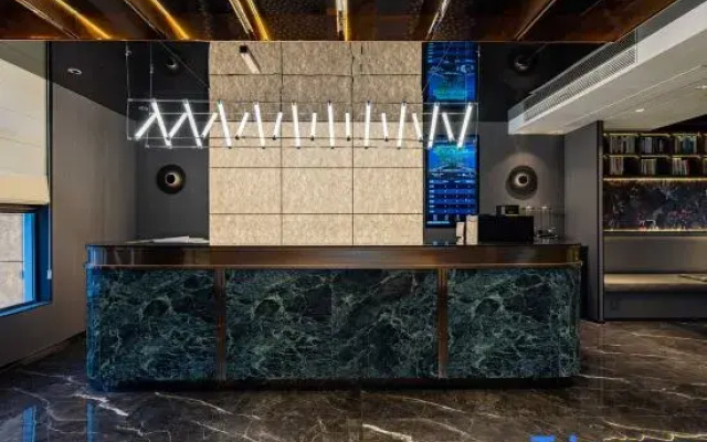 Ningbo Guanzhi M Hotel (Fubang Plaza Changjiang Road Subway Station)