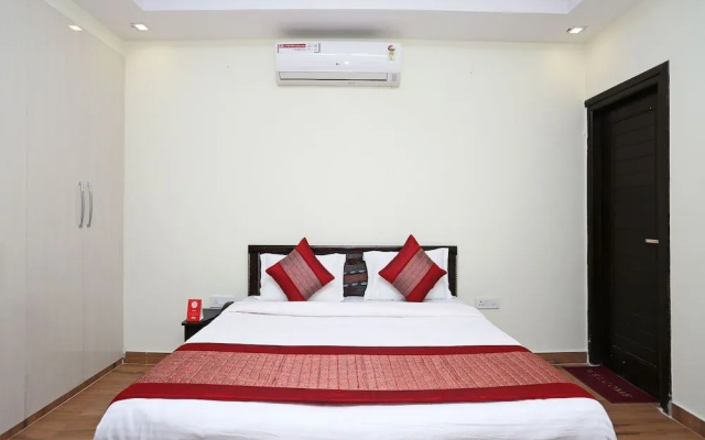 OYO 11090 Maira Homes