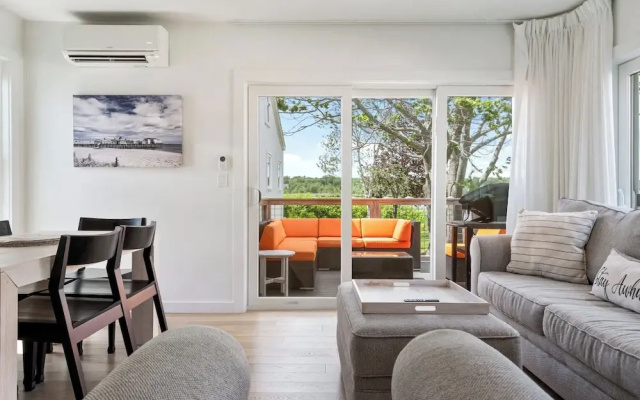 Latitude Adjustment Walk to Beach & Dining!