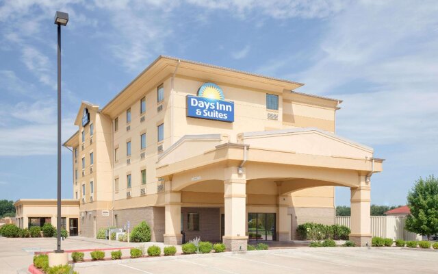 Days Inn & Suites by Wyndham Russellville in Russellville, United States of America from 87$, photos, reviews - zenhotels.com hotel front