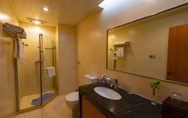 Eastern Golden Apartment