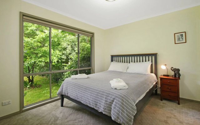 Rail Trail Cottage - BRIGHT