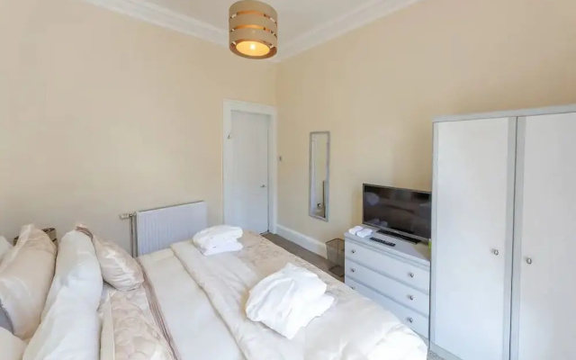 Stunning Tollcross Apartment