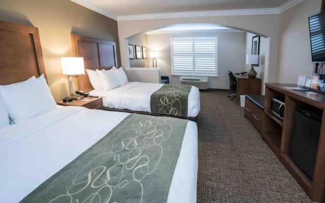 Comfort Suites Fresno River Park