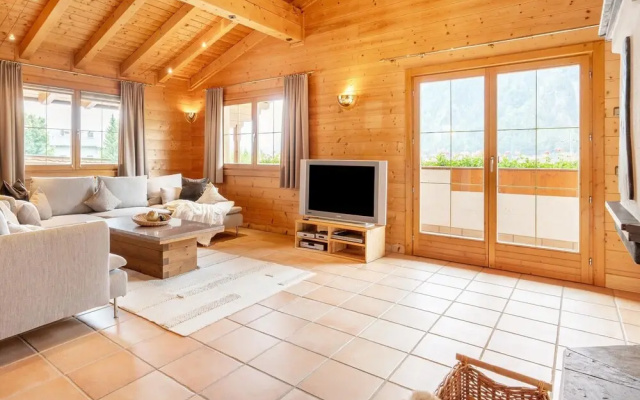 Charming Holiday Home in Maurach am Achensee