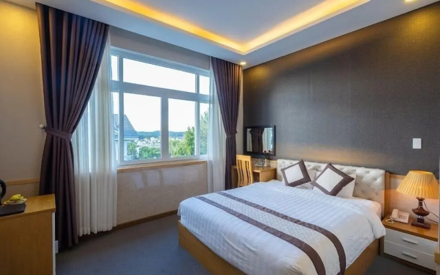 Navy Hotel Da Lat