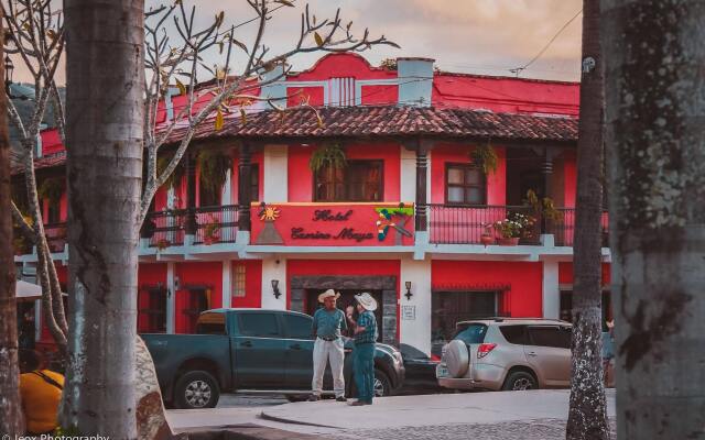 Hotel Camino Maya вид на фасад