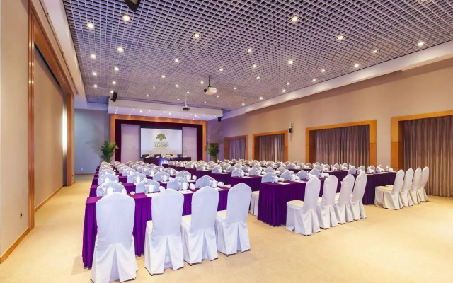 Huachen Impression Hotel