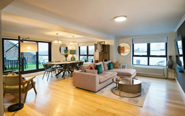 Monarch House Serviced Apartments
