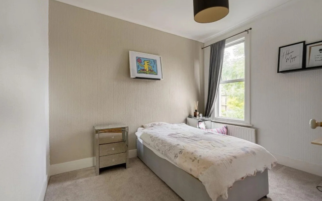 Inviting 3-bed House in Beckenham