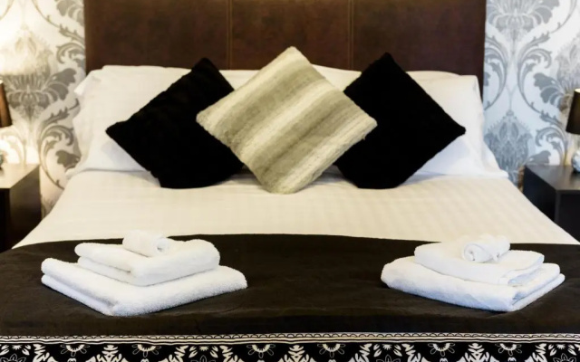 The Crown Hotel