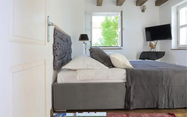 Stunning Home in Liznjan With Sauna, Wifi and 4 Bedrooms