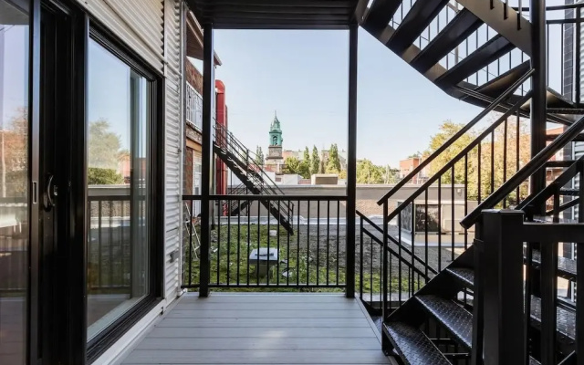 Exquisite Modern Condo in Little Italy