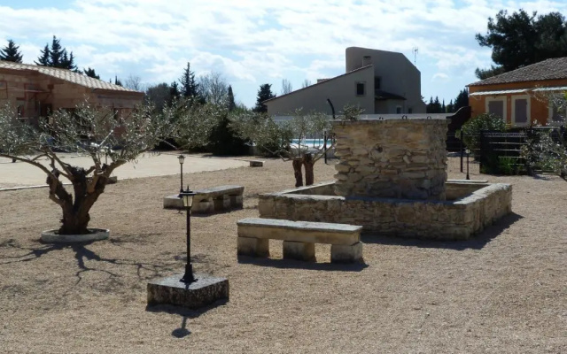 appart cosy avec son exterieur chaleureux,piscine et parking prive