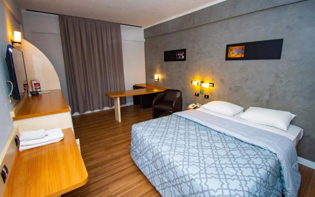 H+ Hotel