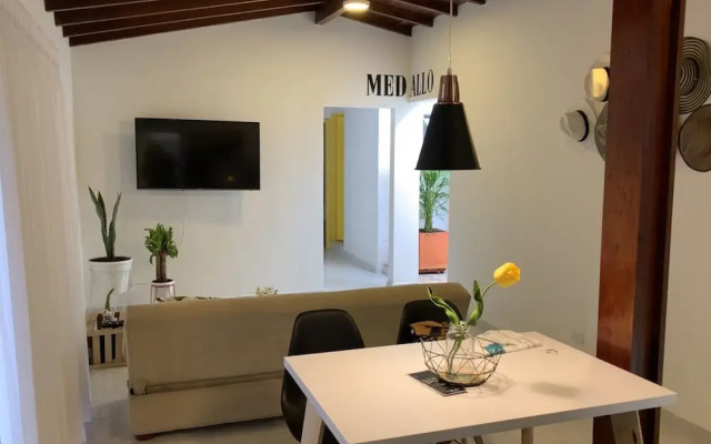 Apto muy bien ubicado Home ARIS 402