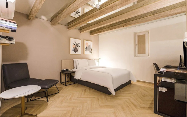Hotel Ana