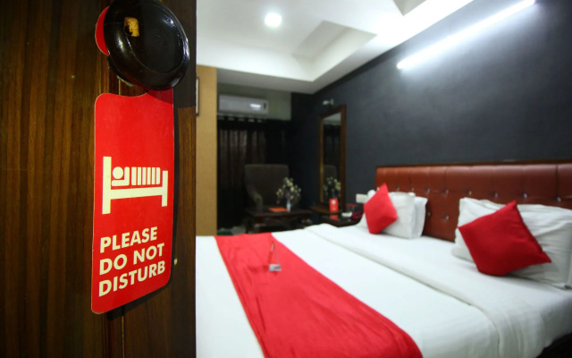 OYO 893 Hotel Seven