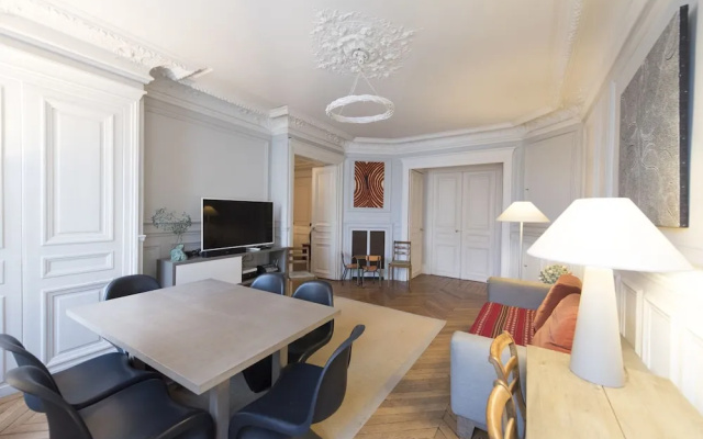 Charming Haussmannian