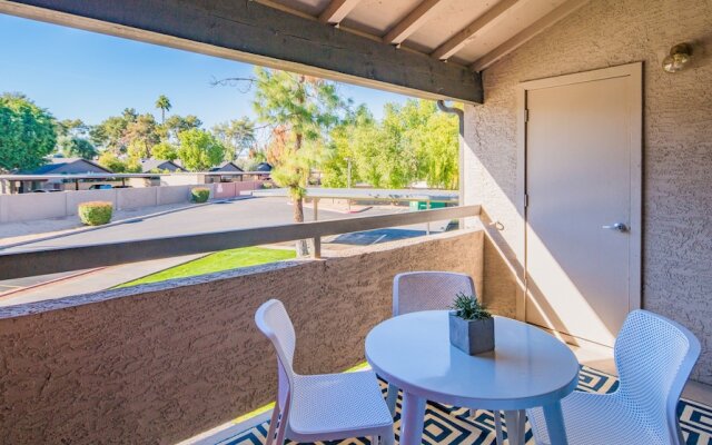 Chic 2BR Near ASU Pool by Wanderjaunt 2