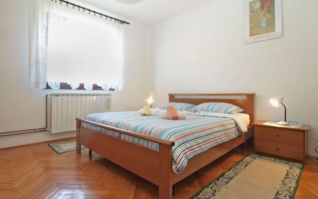 Apartment 1079