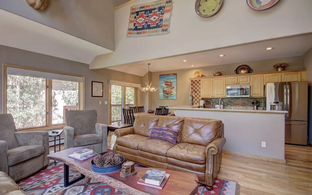 Tall Pines Lodge 4 Bedroom Townhouse by RedAwning