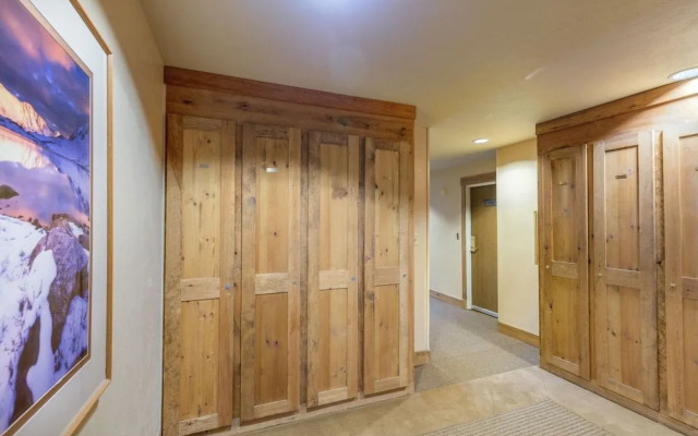 Flying Dutchman #1194 - 3 Br Condo