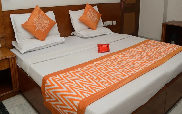 OYO 22122 Hotel Falcon Crest