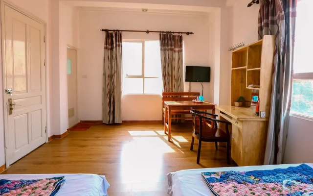 Oyo 437 Van Xuan Hotel