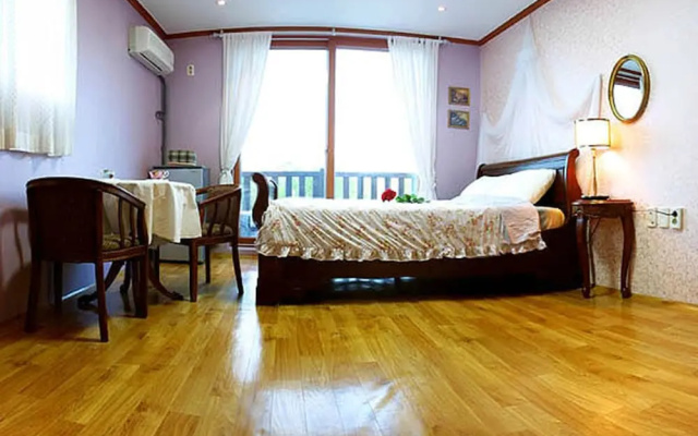 Mari Sea Ever Pension