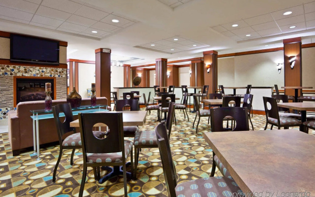 Holiday Inn Express & Suites Cincinnati - Mason by IHG