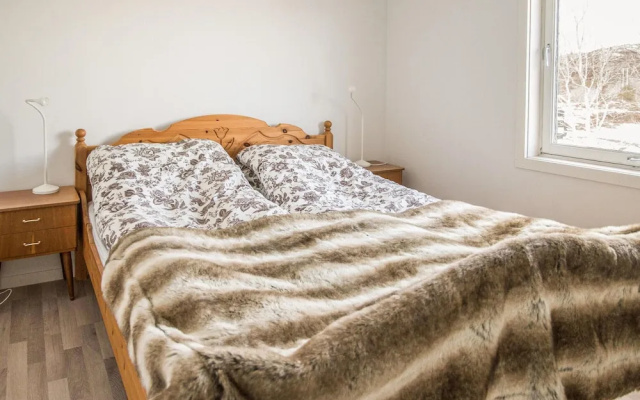 Awesome Home in Knarrlagsund With Wifi and 3 Bedrooms