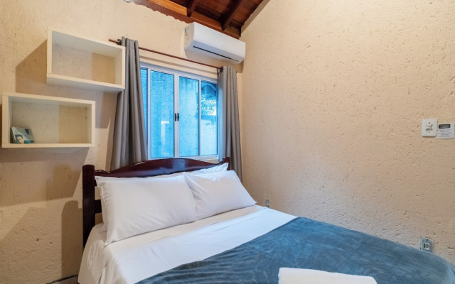 2-br House w/ Barbecue in Rio Tavares Mja0060