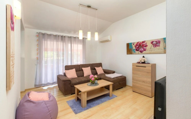 Amazing Home in Peroj With Wifi and 2 Bedrooms
