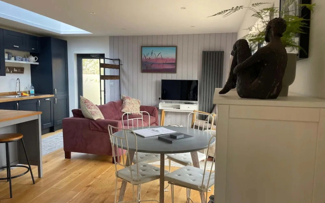 Bespoke Retreat for 4 in West Wittering