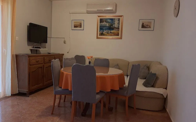 Apartments Jakov